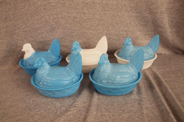 Lot of 5 white and blue milk glass hens on nests: Lot of 5 white and blue milk glass hens on nests