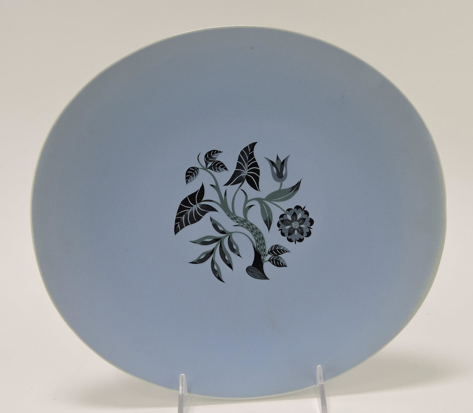 Hall China MCM Eva Zeisel 11" plate: shop sample