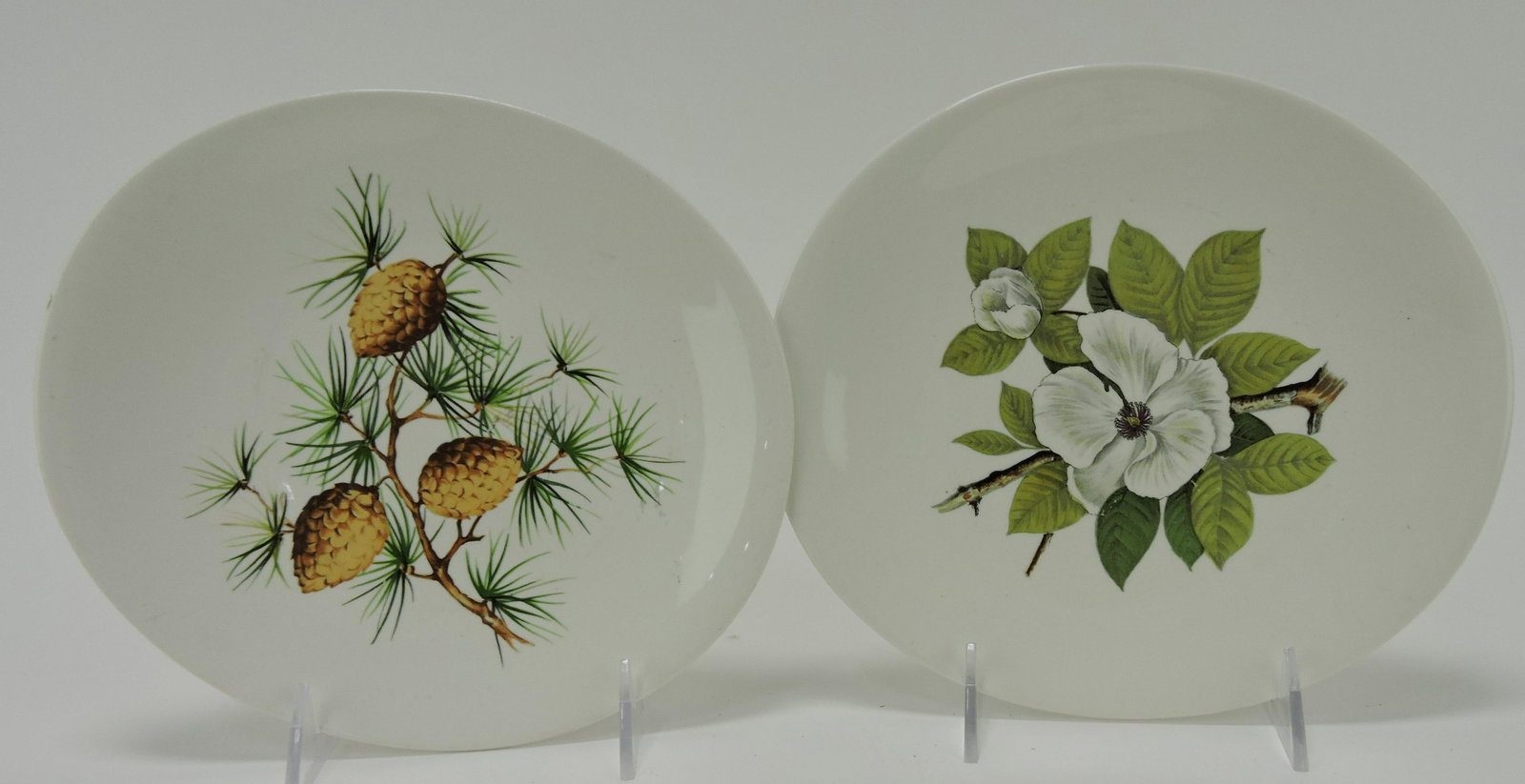 Hall China MCM Eva Zeisel lot of 2: 8 1/2" plates