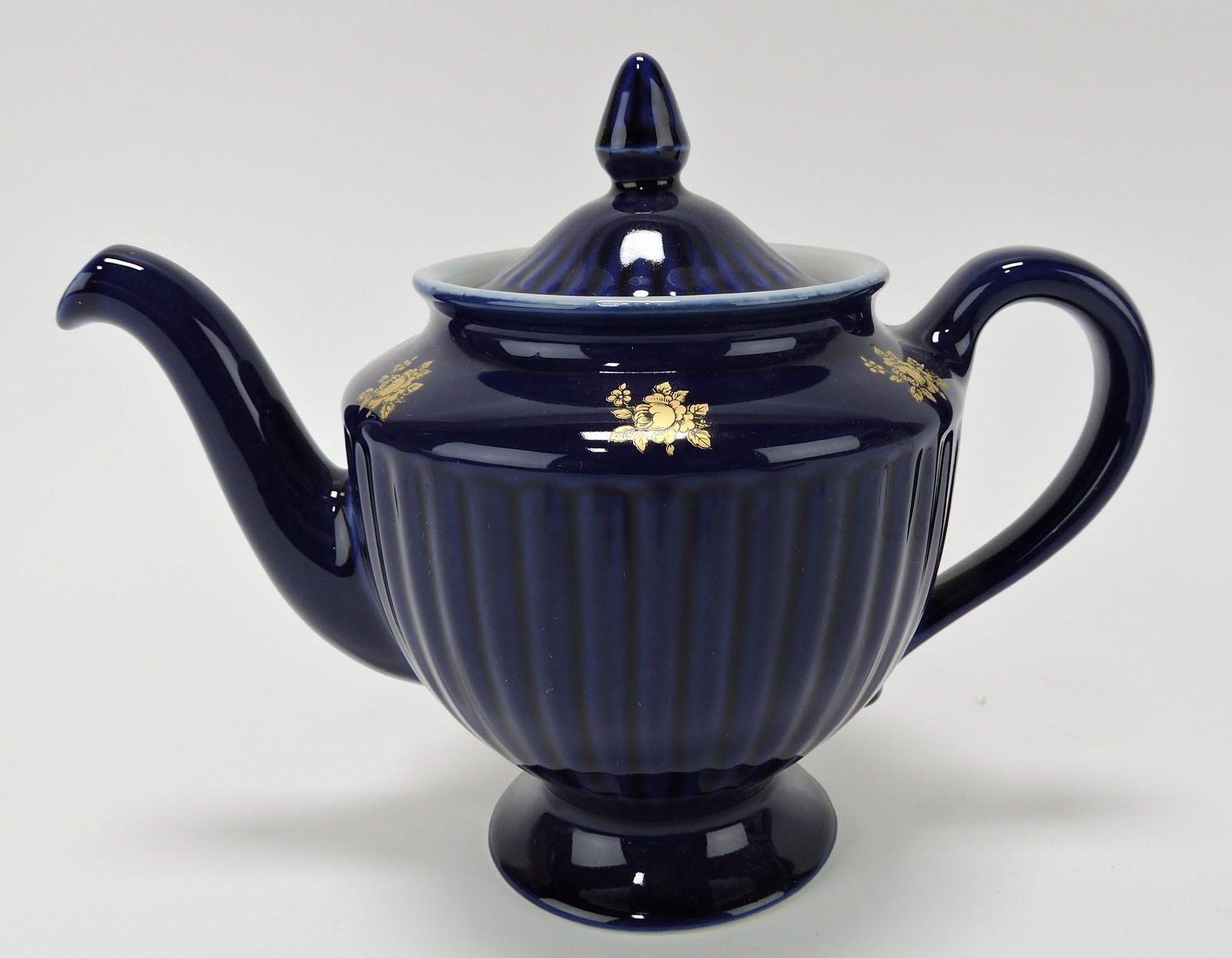 Hall China cobalt blue Los Angeles (1 of 2)