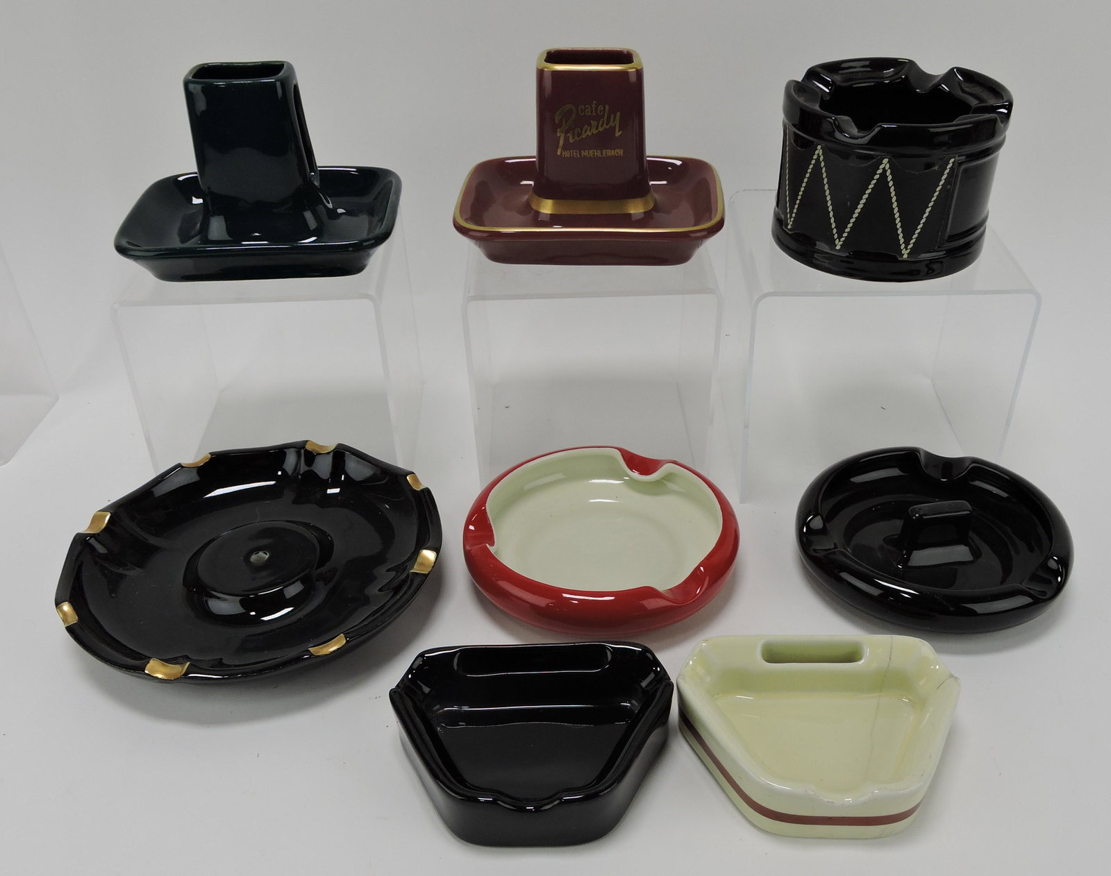 Hall China lot of 8 ashtrays: .