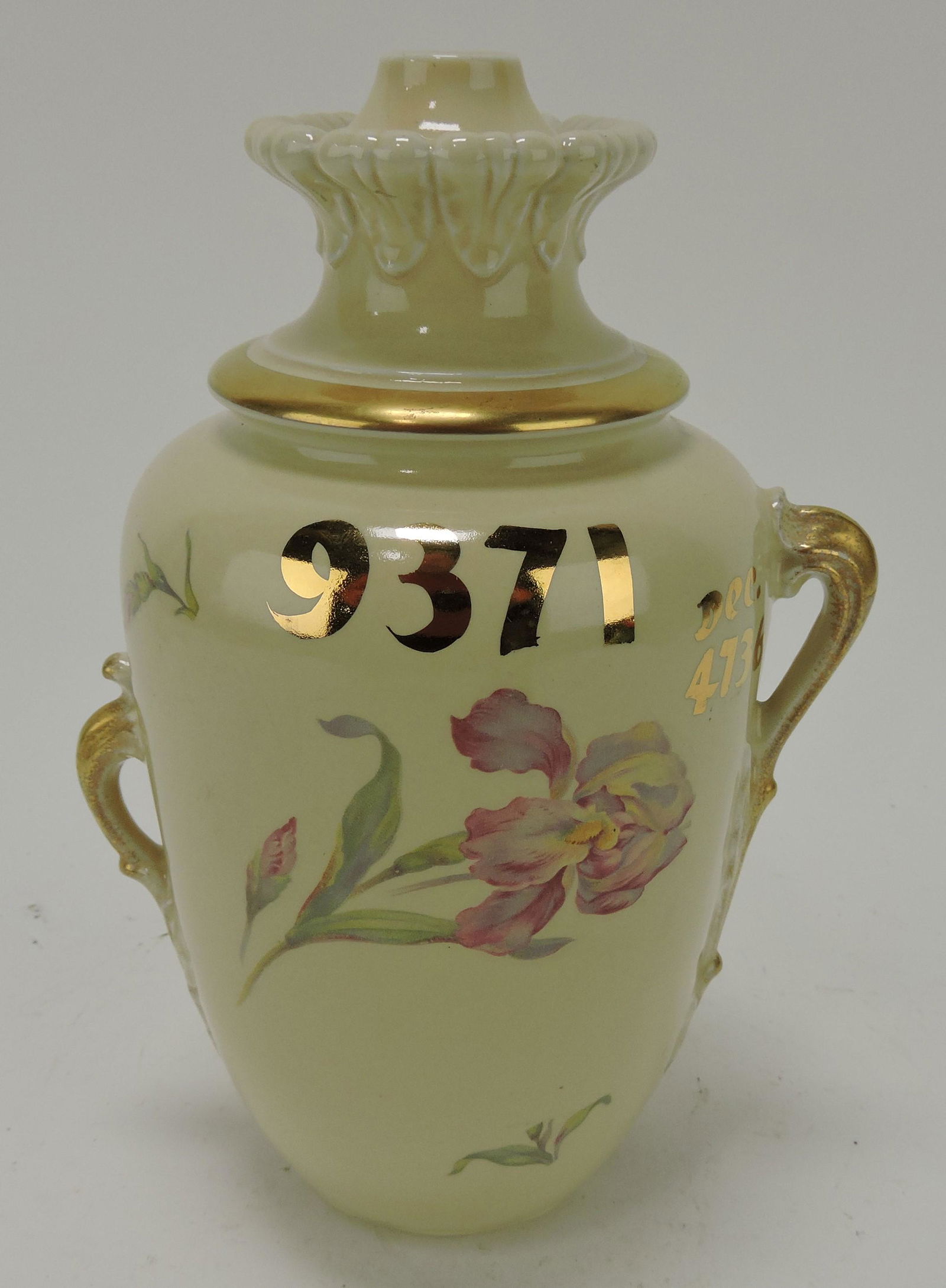 Hall China sample lamp base, shape (1 of 1)