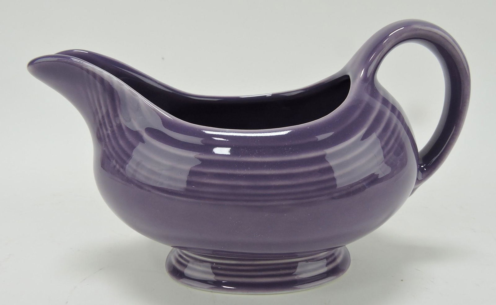 Fiesta Post 86 lilac sauce boat (1 of 1)