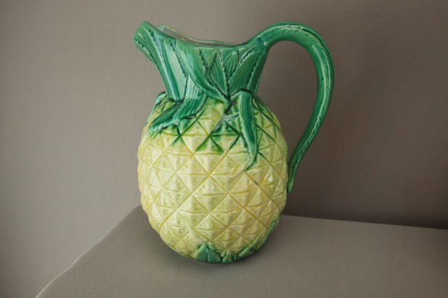 Majolica pineapple pitcher, 7", minor glaze nick: Majolica pineapple pitcher, 7", minor glaze nick