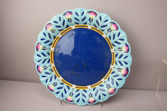 English majolica stand with cobalt ground with tul: English majolica stand with cobalt ground with tulip border, 11"d, minor hairline, attributed to MINTON