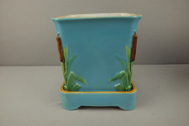 MINTON turquoise majolica bullrush cachepot and st: MINTON turquoise majolica bullrush cachepot and stand, 8"