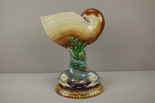 MINTON nautilus shell supported by a pair of dol: MINTON nautilus shell supported by a pair of dolphins, shape no. 902, 9"h