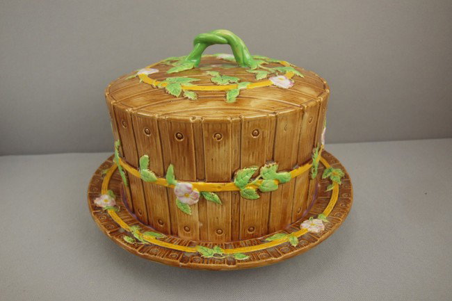 GEORGE JONES majolica brown picket fence cheese ke: GEORGE JONES majolica brown picket fence cheese keeper, hairline to cover, 10 1/4"d, 7"h