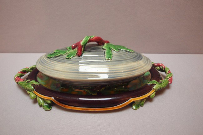 MINTON very rare mussel or clam shell tureen with: MINTON very rare mussel or clam shell tureen with matching undertray, minor professional repair to base of tureen, 13 1/2"l, ref: Sotheby's 3-11-97 Lot 199, extremely rare
