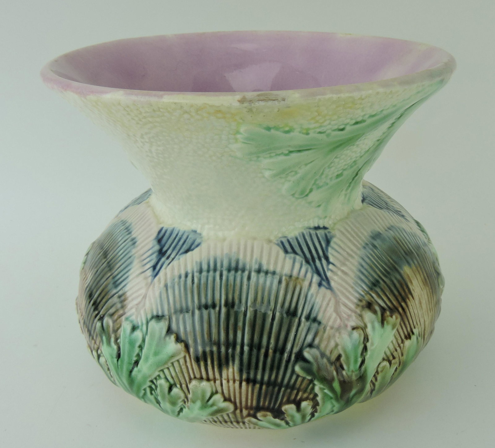 Etruscan majolica shell & seaweed: spittoon