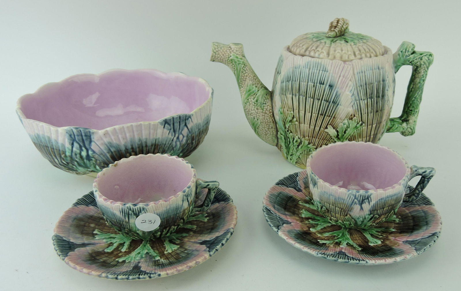 Etruscan majolica shell & seaweed (1 of 1)