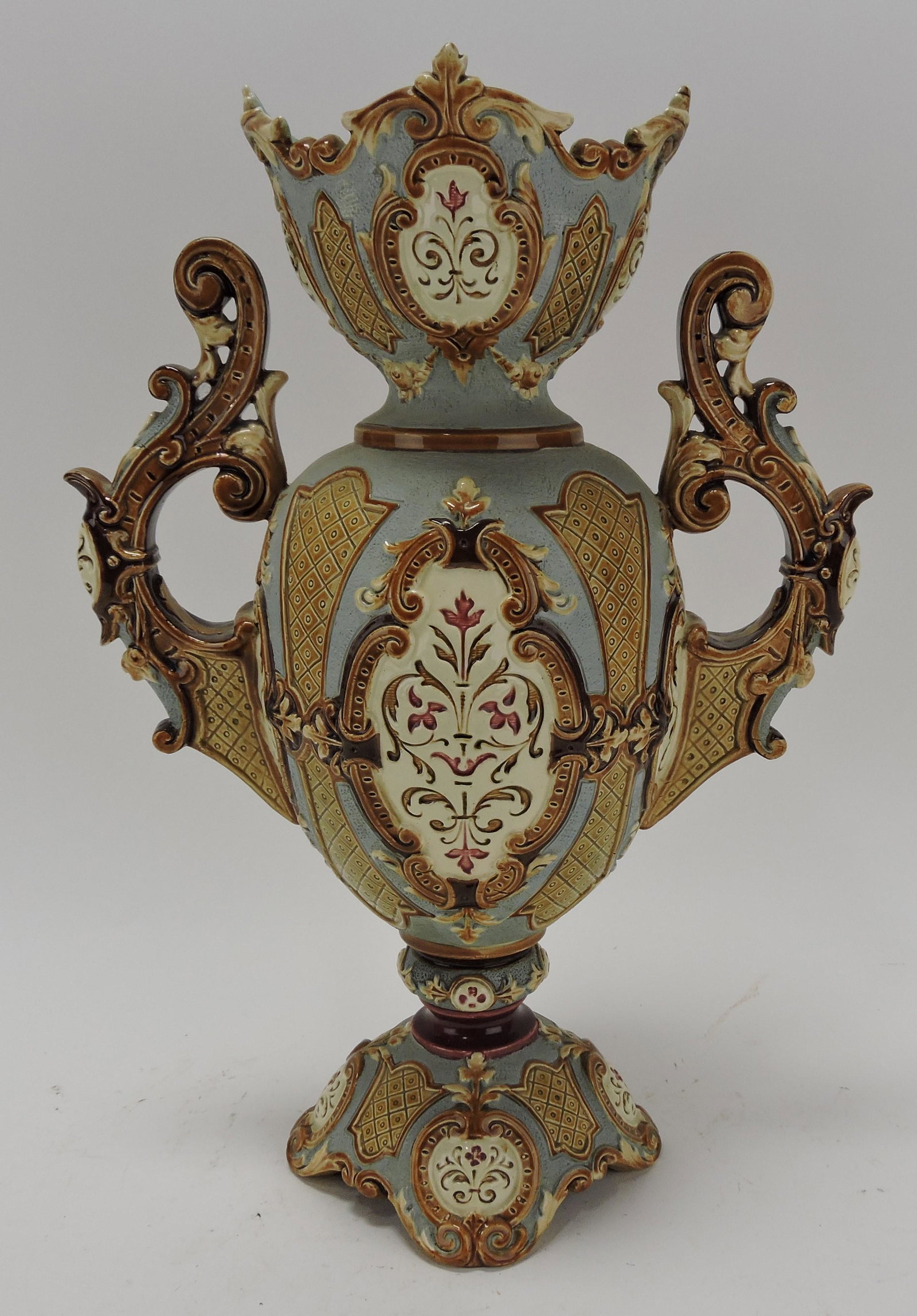Wilhelm Schiller & Son (WS & S): majolica vase, 16"