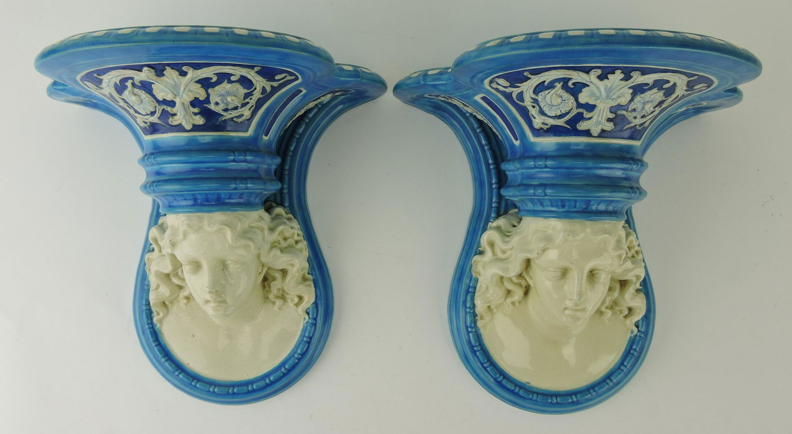 Royal Worcester pair of bracket shelves (1 of 2)