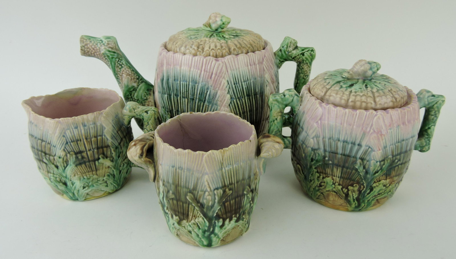 Etruscan majolica shells and seaweed (1 of 1)