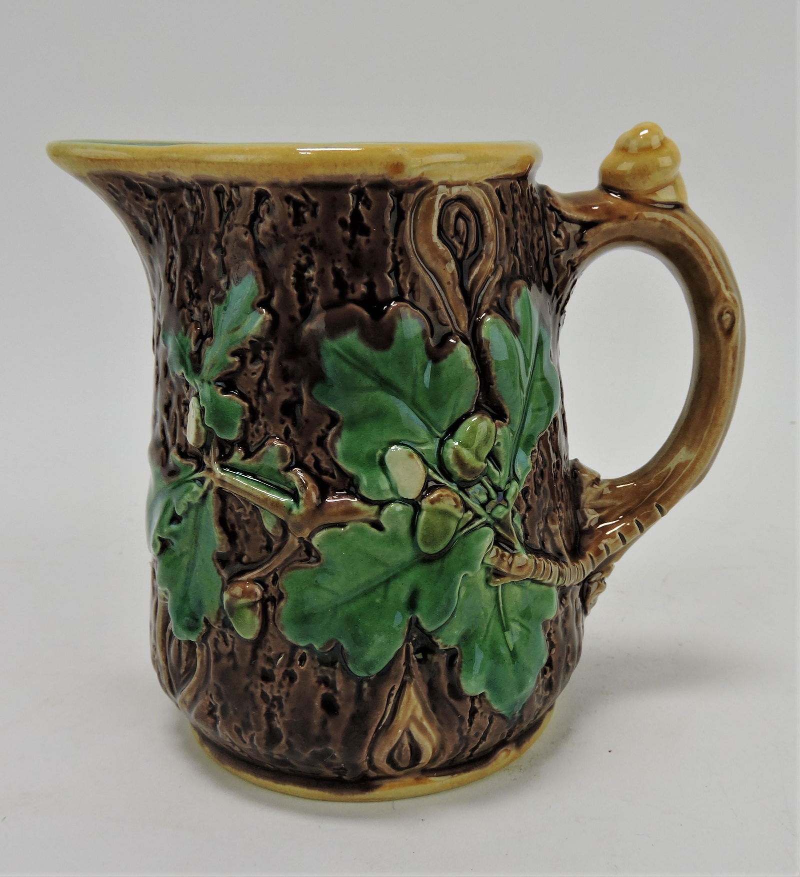 Minton majolica oak leaf and acorn (1 of 1)