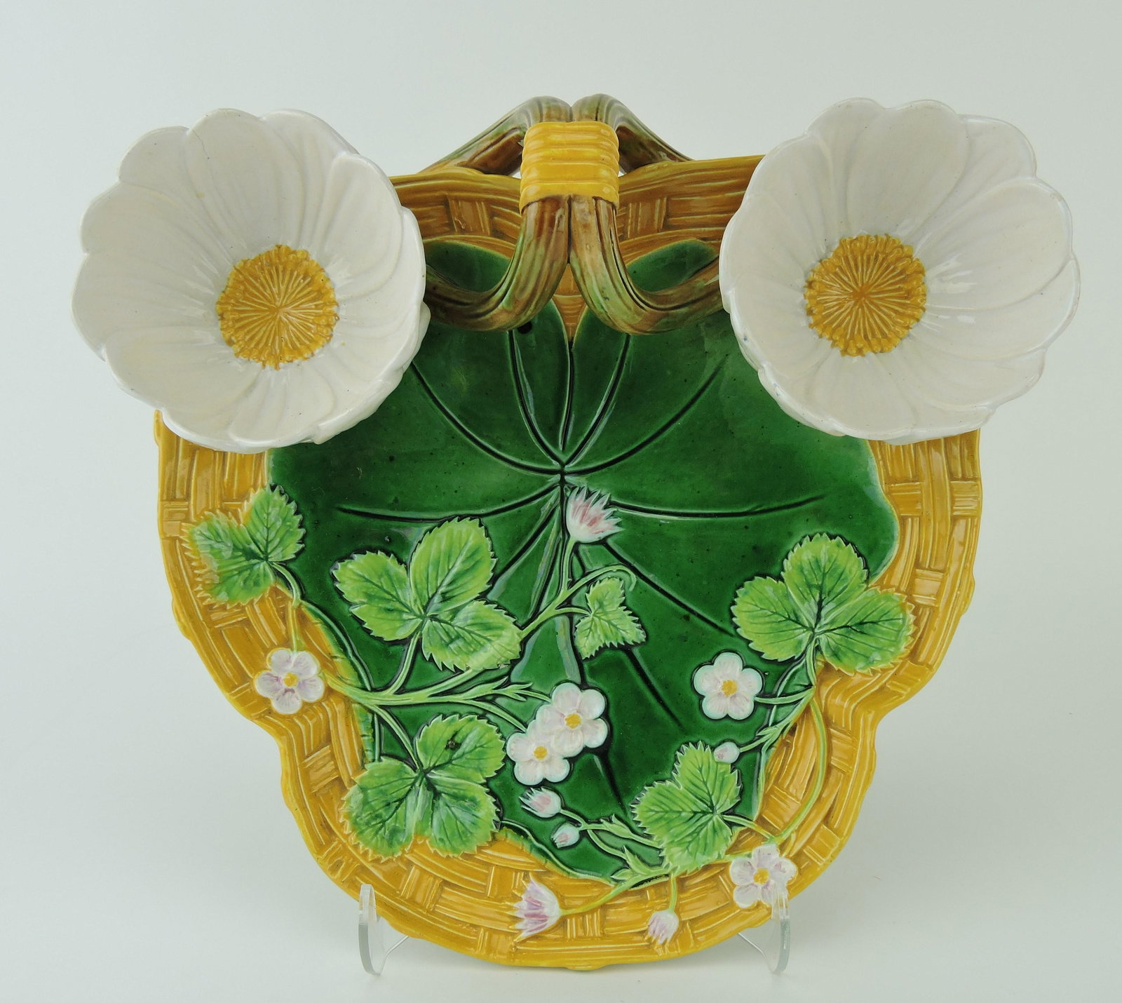 George Jones majolica strawberry server (1 of 2)
