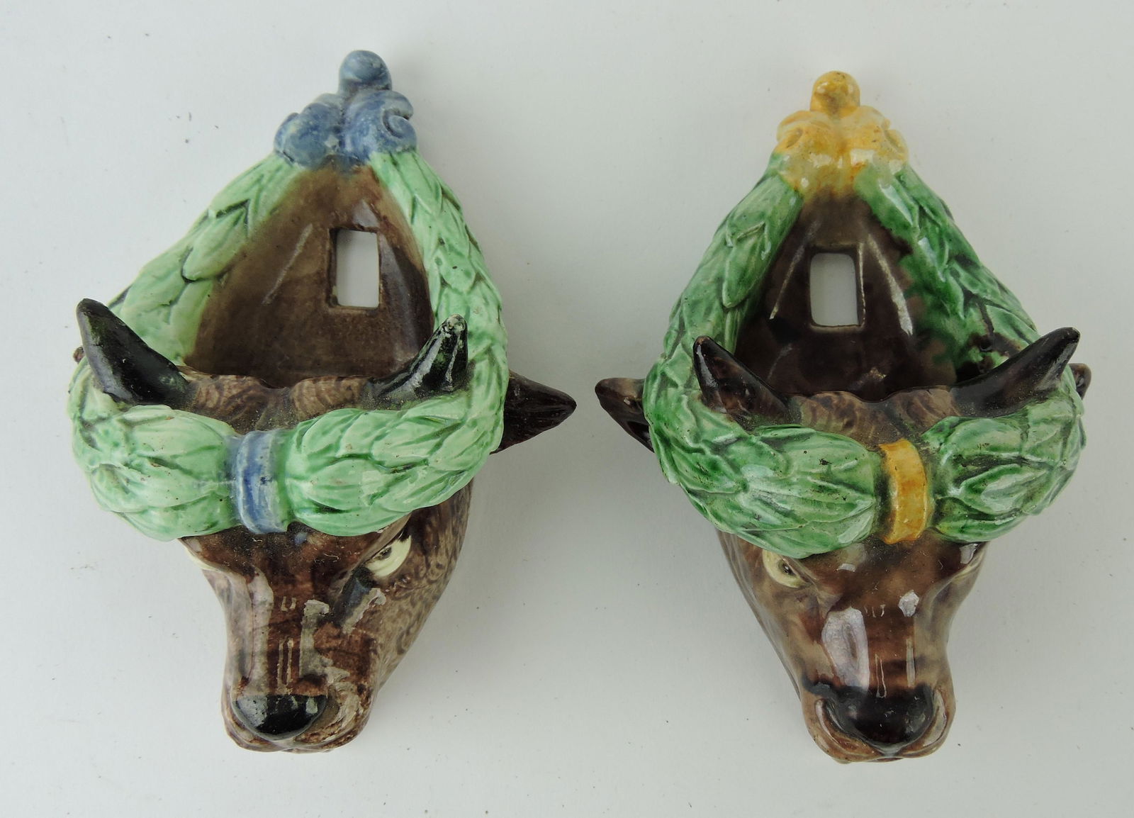 Thomas Sergent Palissy pair of bull (1 of 1)
