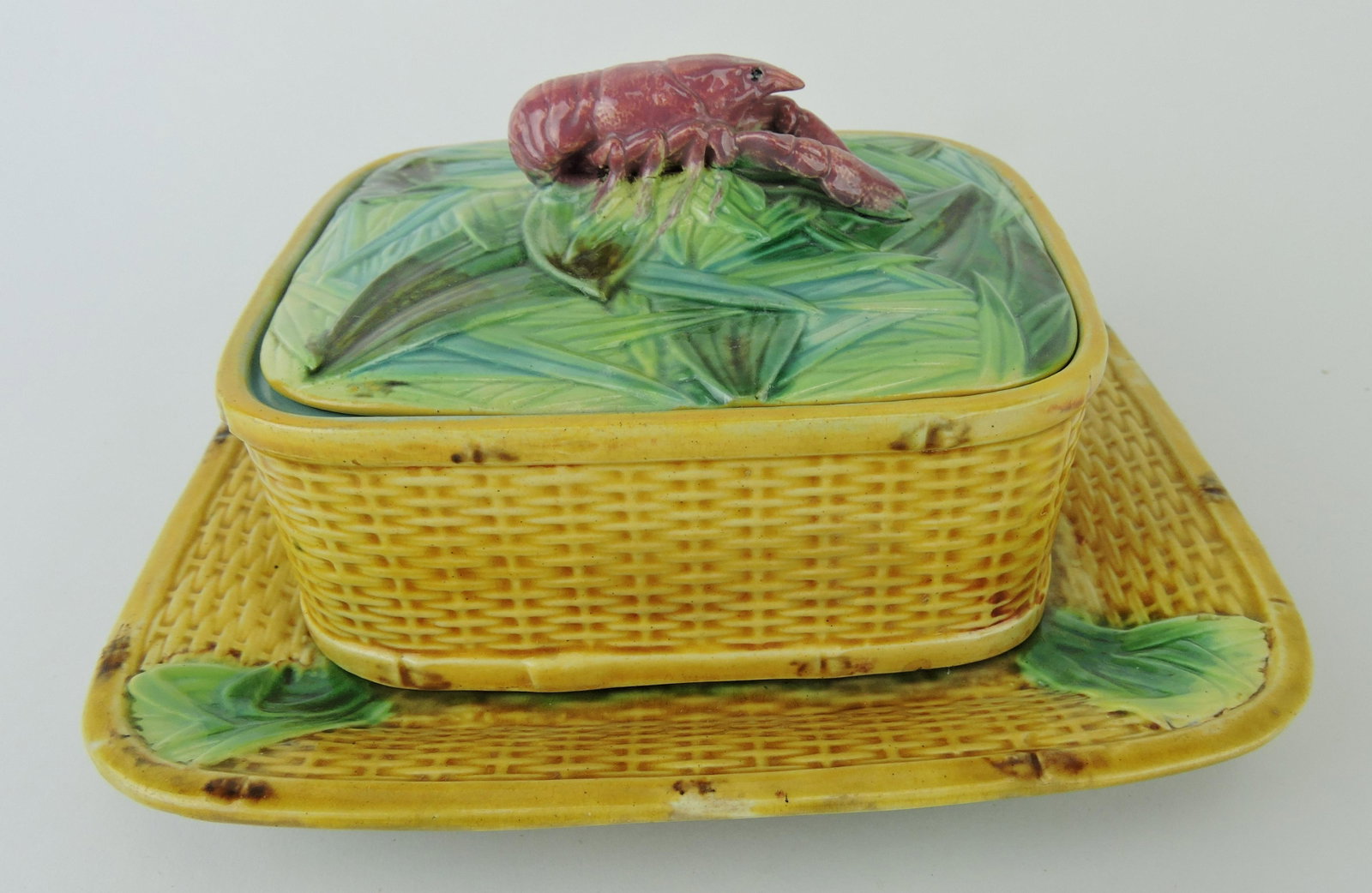 George Jones majolica wicker sardine: box with lobster on cover