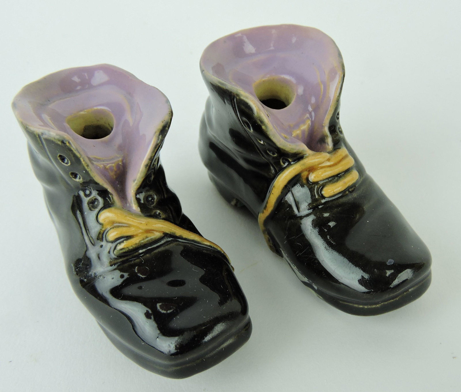 Brownfield majolica pair of shoes (1 of 1)