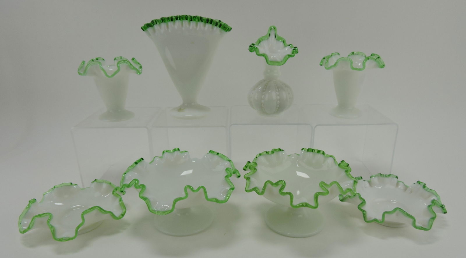 Fenton lot of 8 green crest pieces (1 of 1)