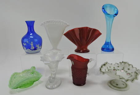 Fenton lot of 8 pieces: .