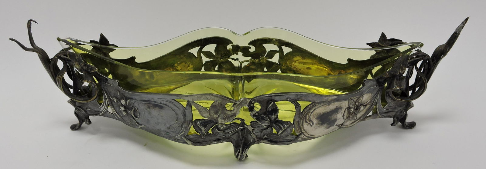 Victorian silverplate Art Nouveau (1 of 2)