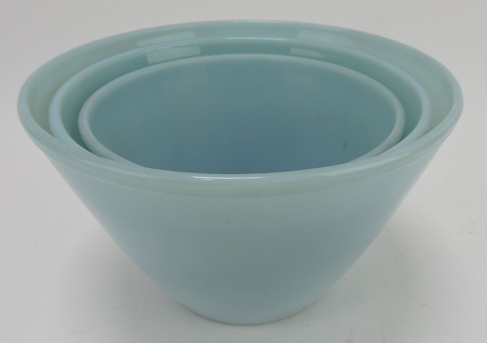 Fire King blue Delphite 3 piece mixing (1 of 1)