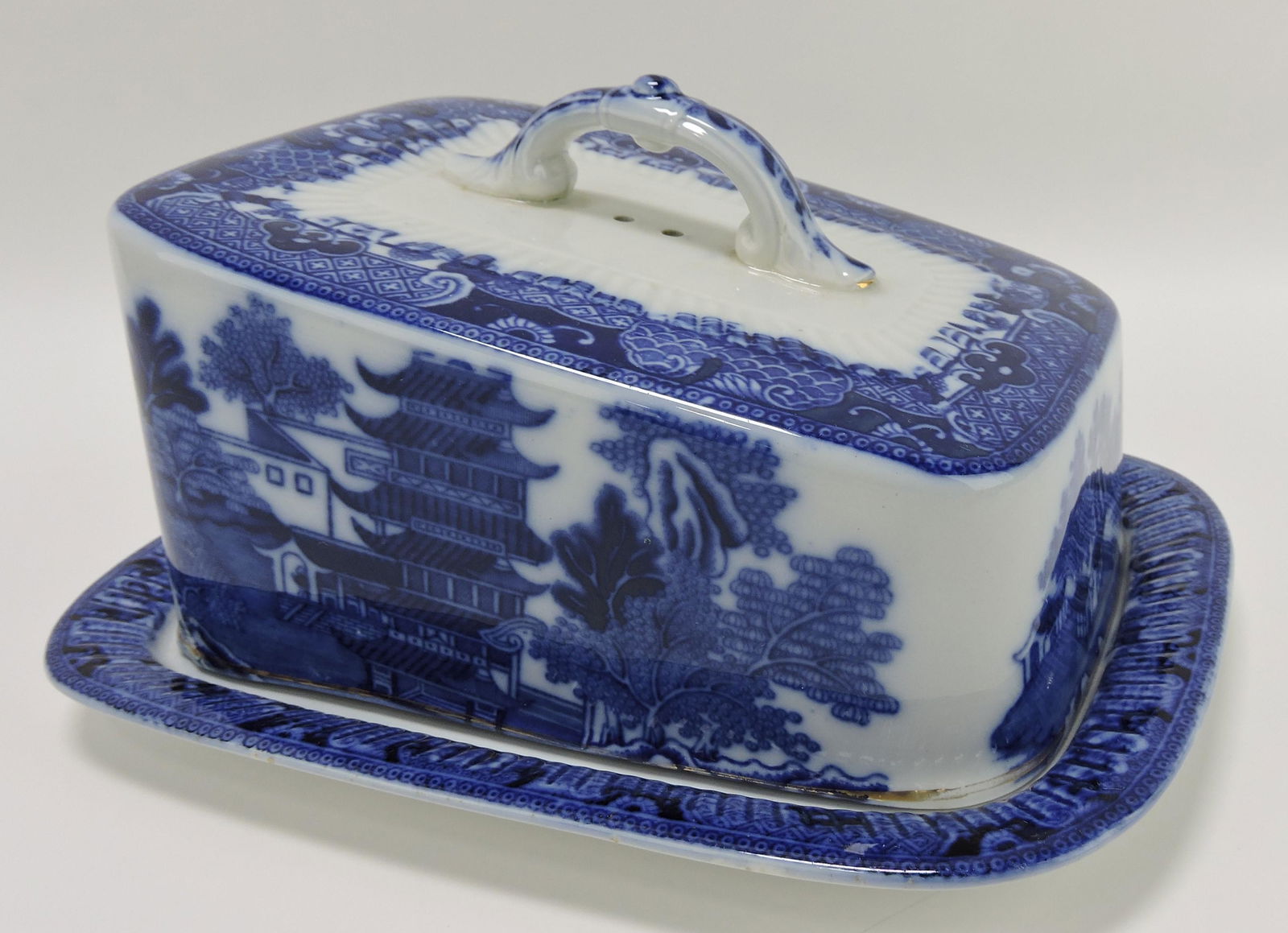 Blue Willow wedge cheese keeper, (1 of 1)