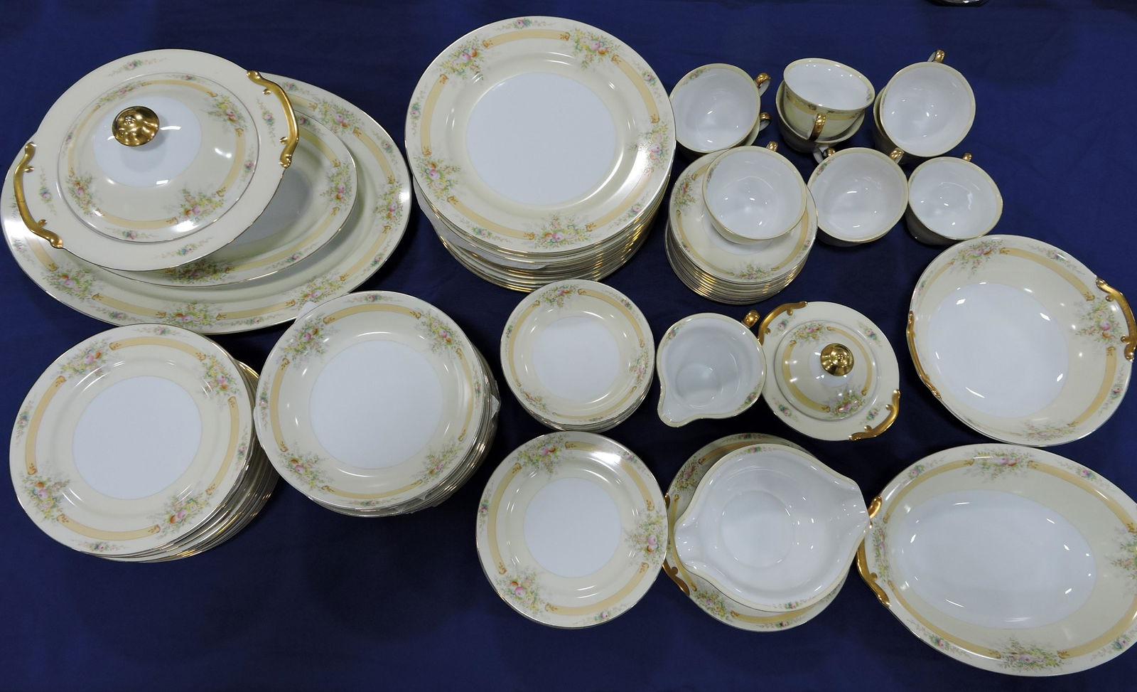 Meito set of china, 87 pieces (1 of 3)