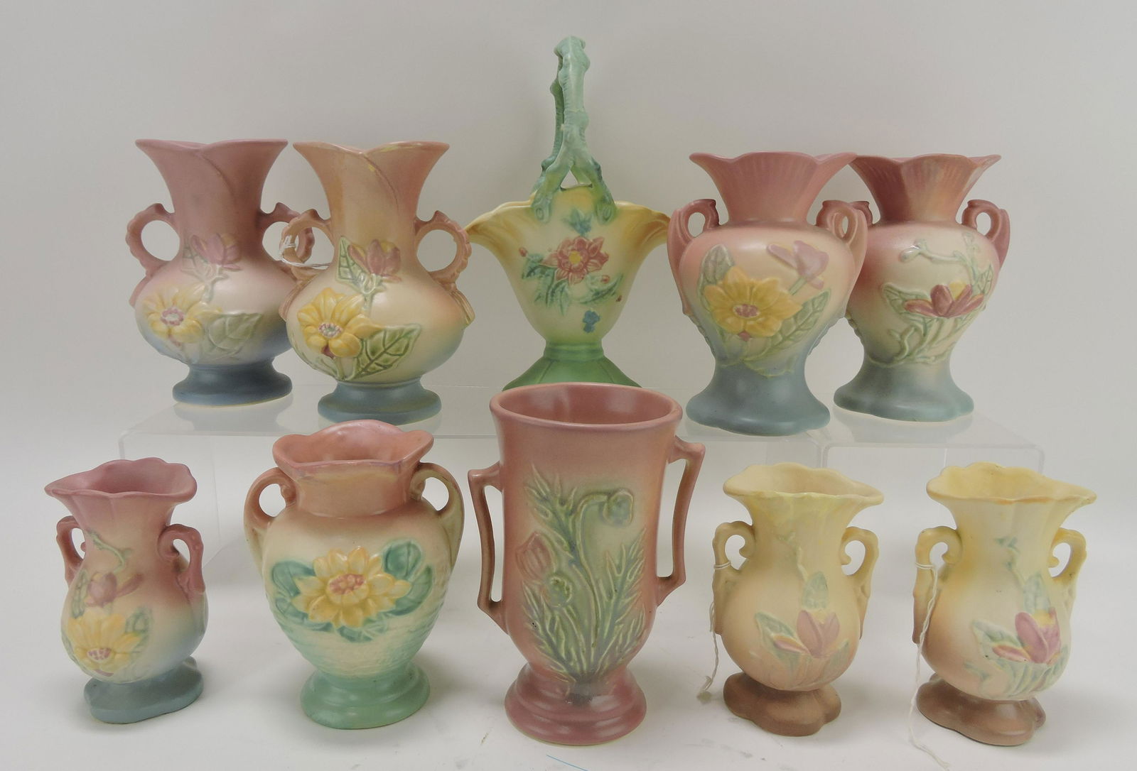 Hull pottery lot of 10 pieces, (1 of 1)