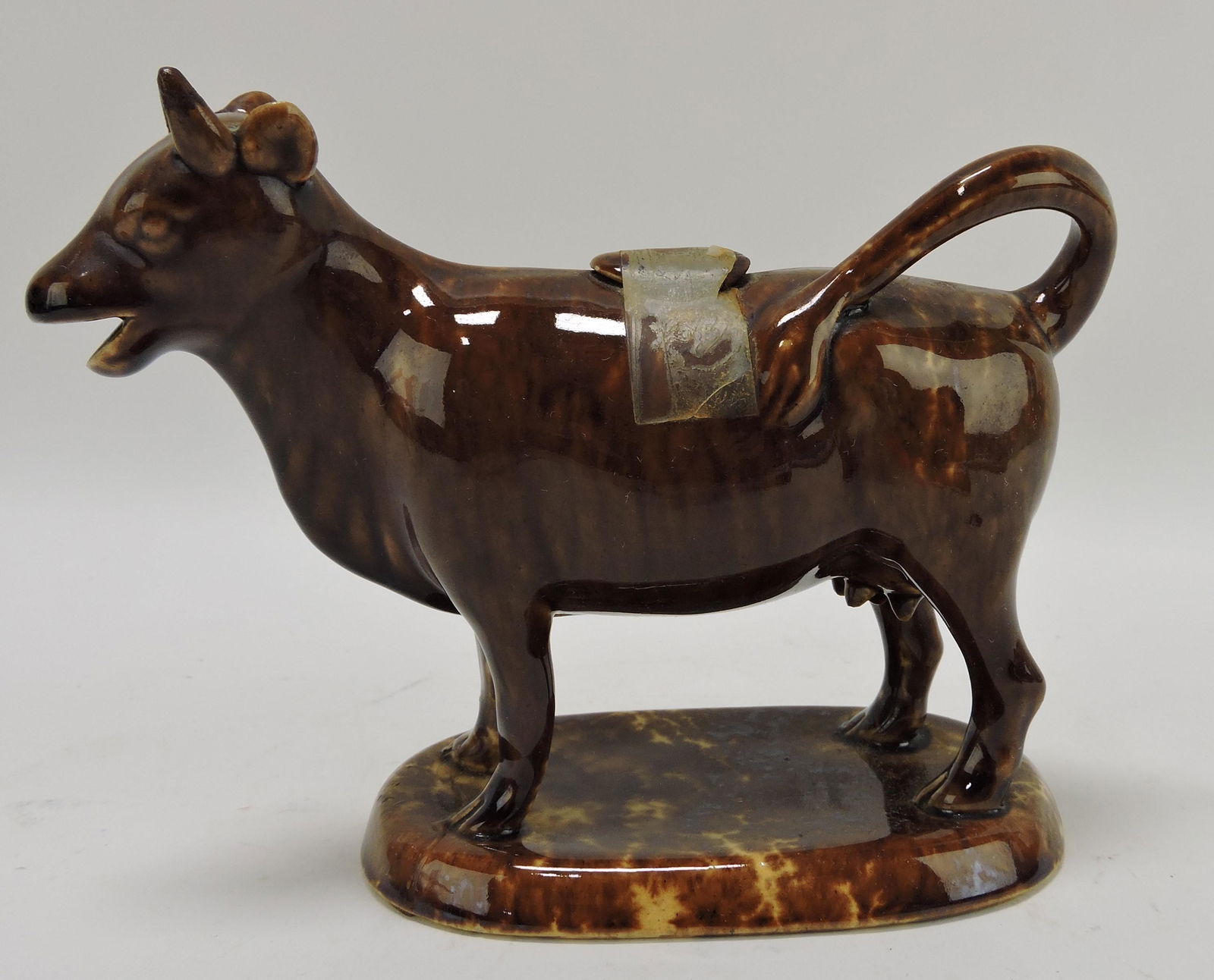 Bennington cow creamer with lid, (1 of 1)