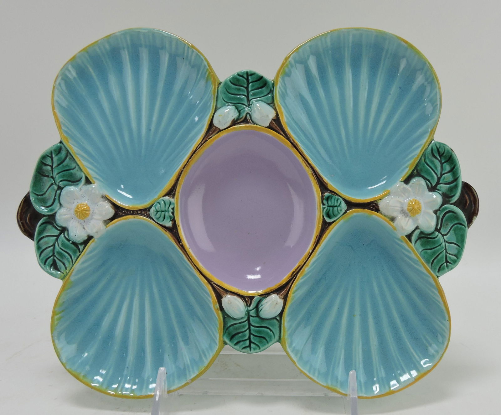 Holdcroft majolica 4 well water lily (1 of 1)