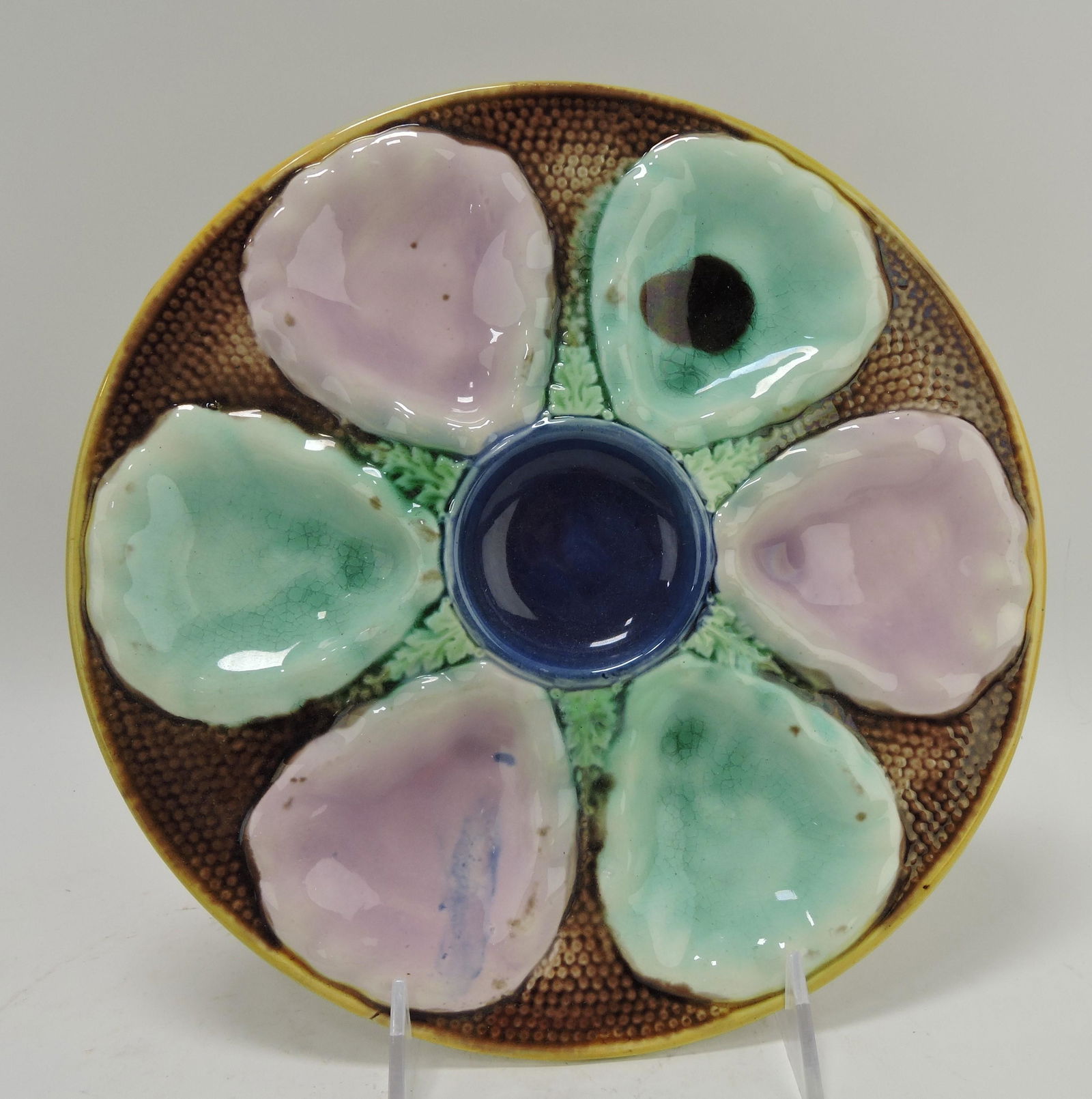 Adams & Bromley majolica 6 well: oyster plate with cobalt center, 9 3/4"