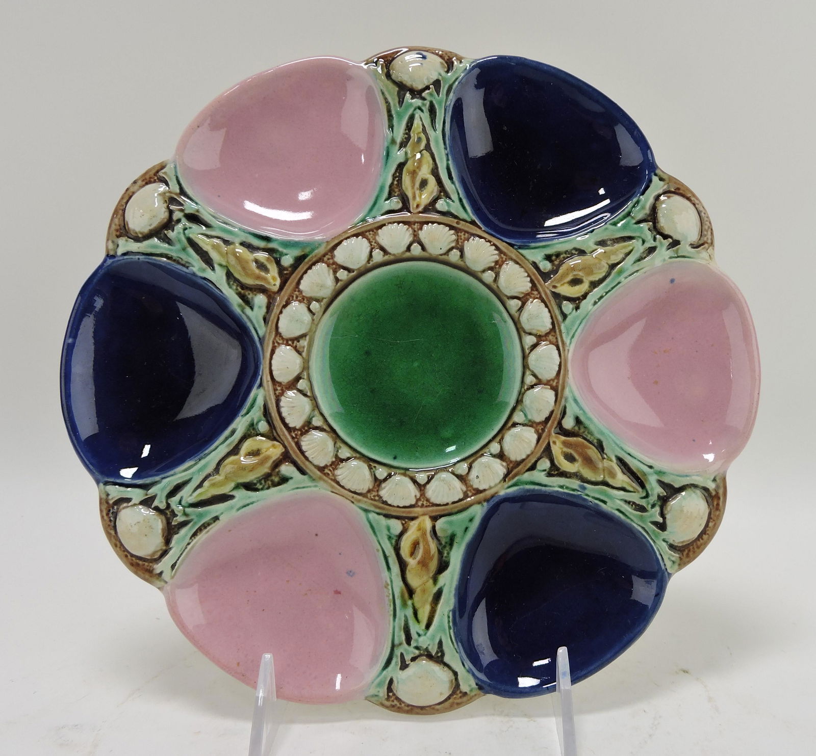 Majolica 9 1/4" 6 well oyster plate (1 of 1)