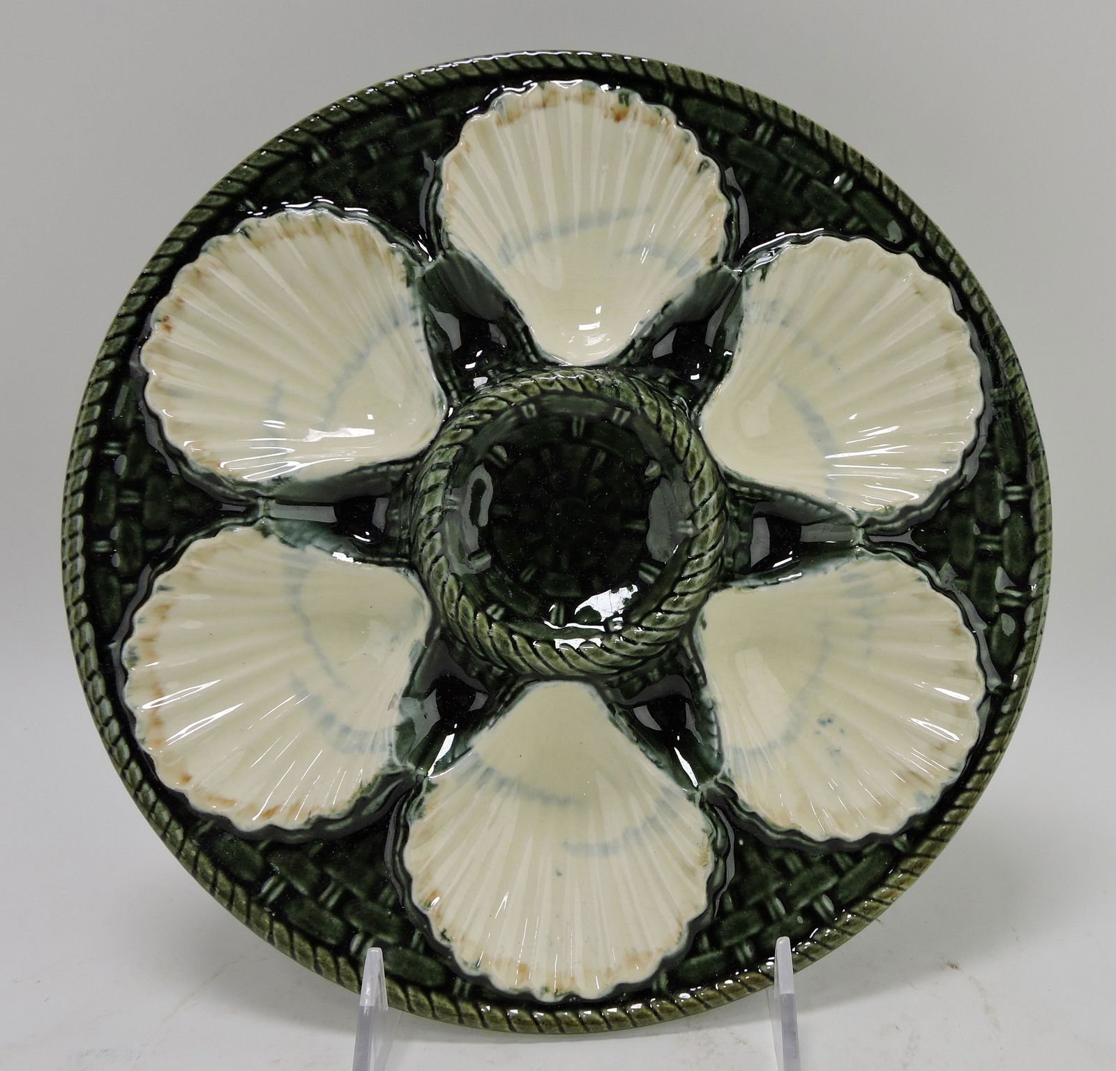 Longchamp majolica basketweave: 6 well oyster plate, 9 1/4"