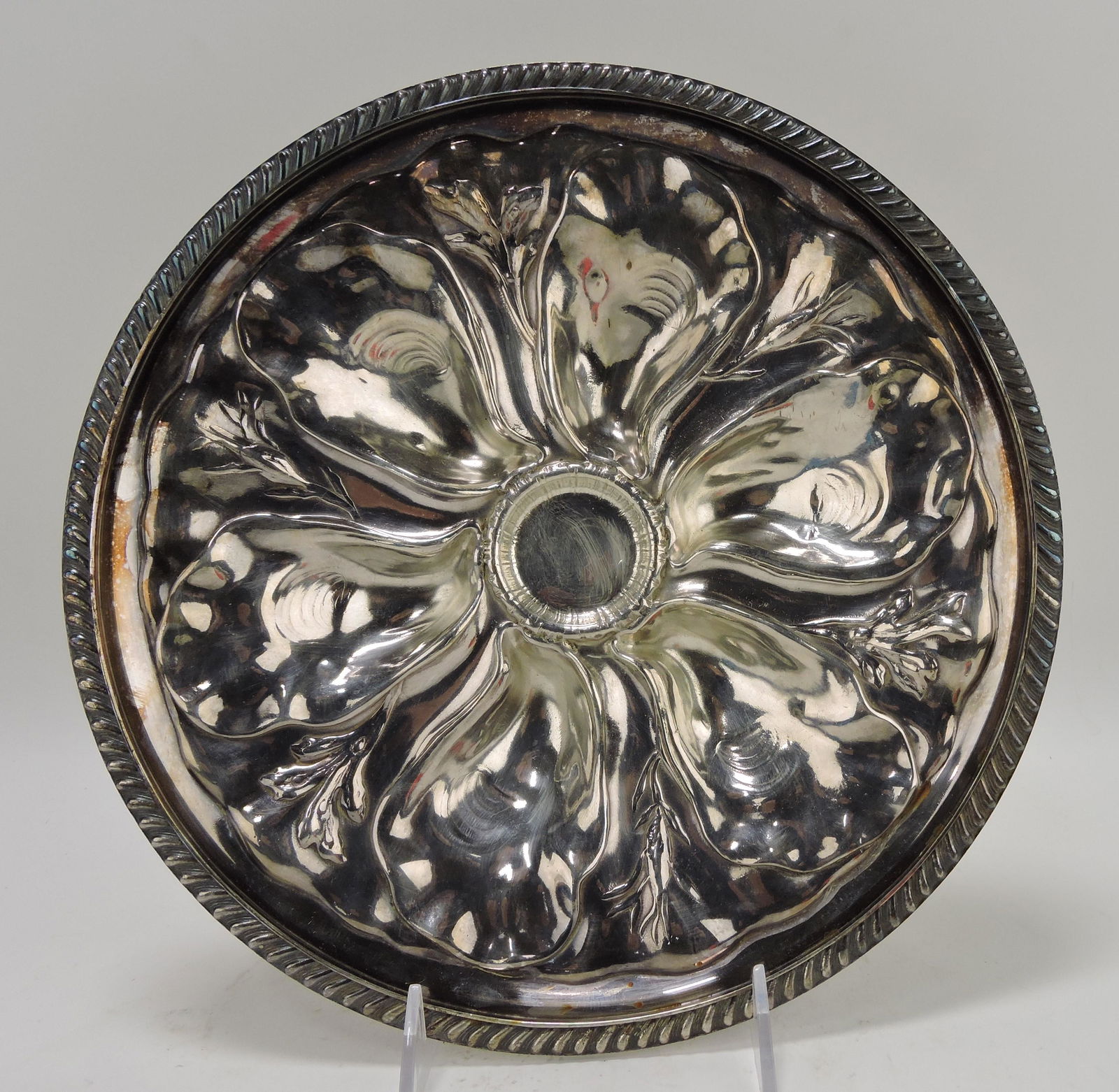 Reed & Barton silverplate 11" 6 well (1 of 1)