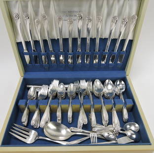 1847 Rogers Bros set of Daffodil: silverplate flatware, service for 12, 100 pcs