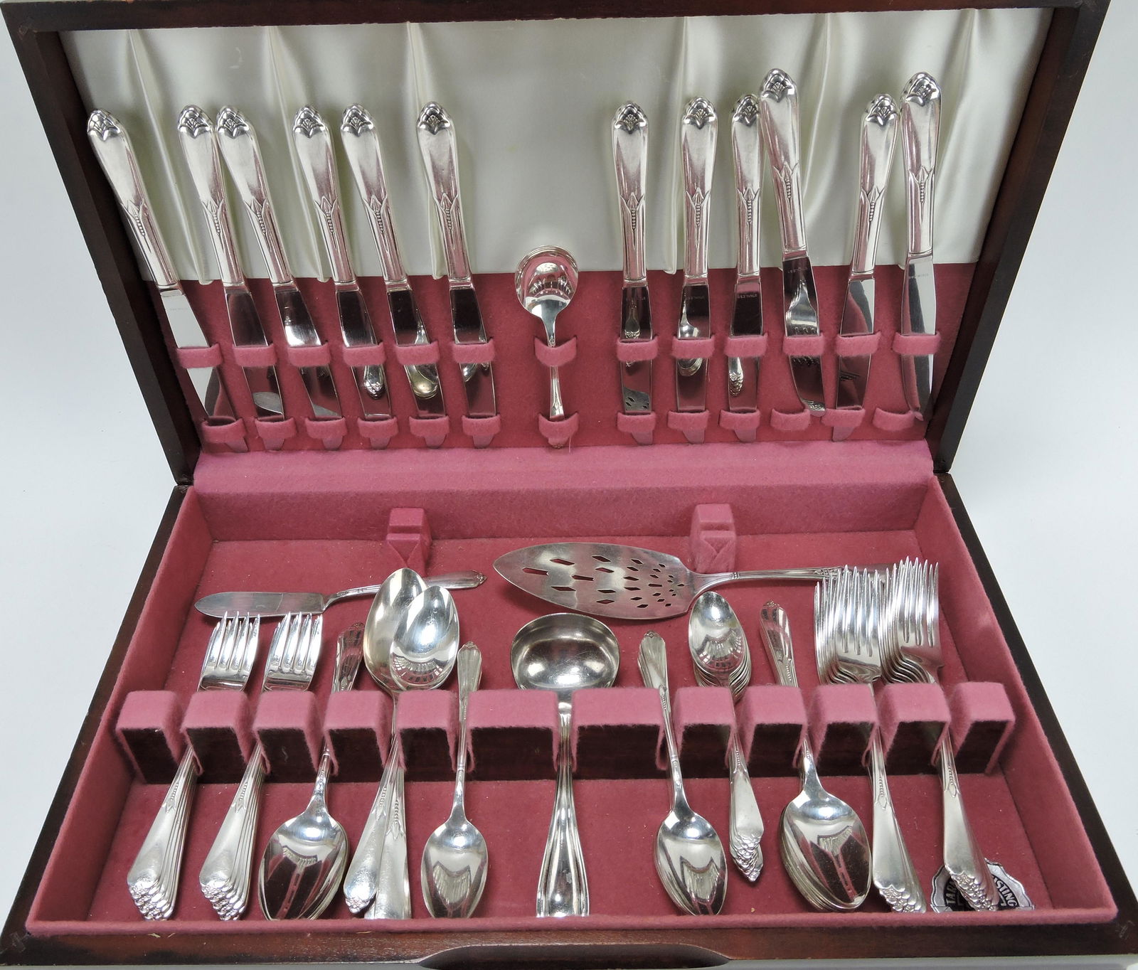 Rogers Bros set of silverplate (1 of 2)