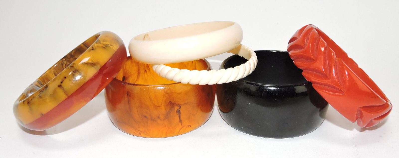 Bakelite lot of 6 bangle bracelets (1 of 1)