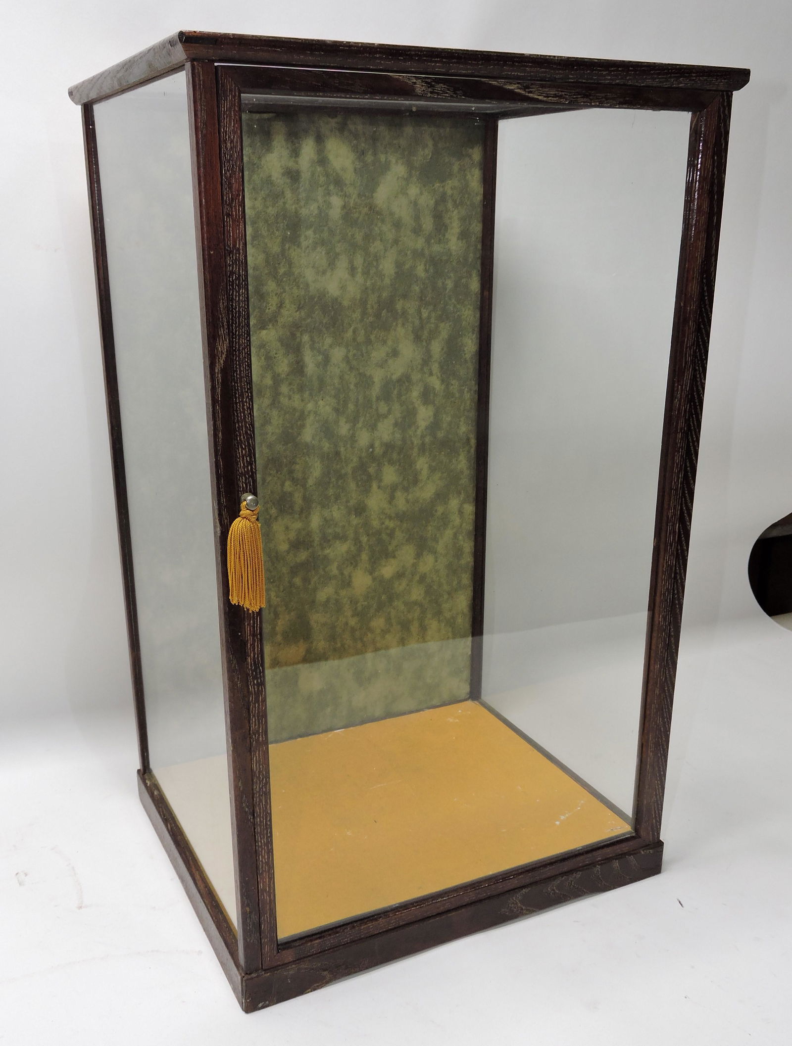 Oak countertop display case, (1 of 1)