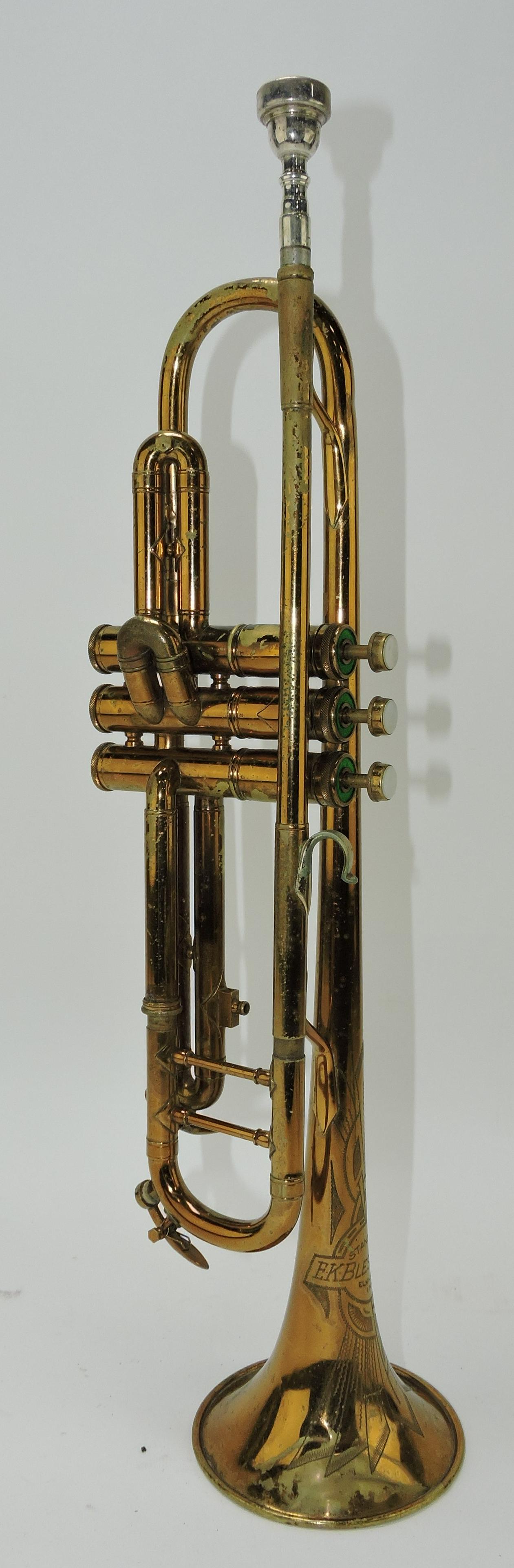 Standard E.K. Blessing, Elkhart, IN: brass trumpet with case