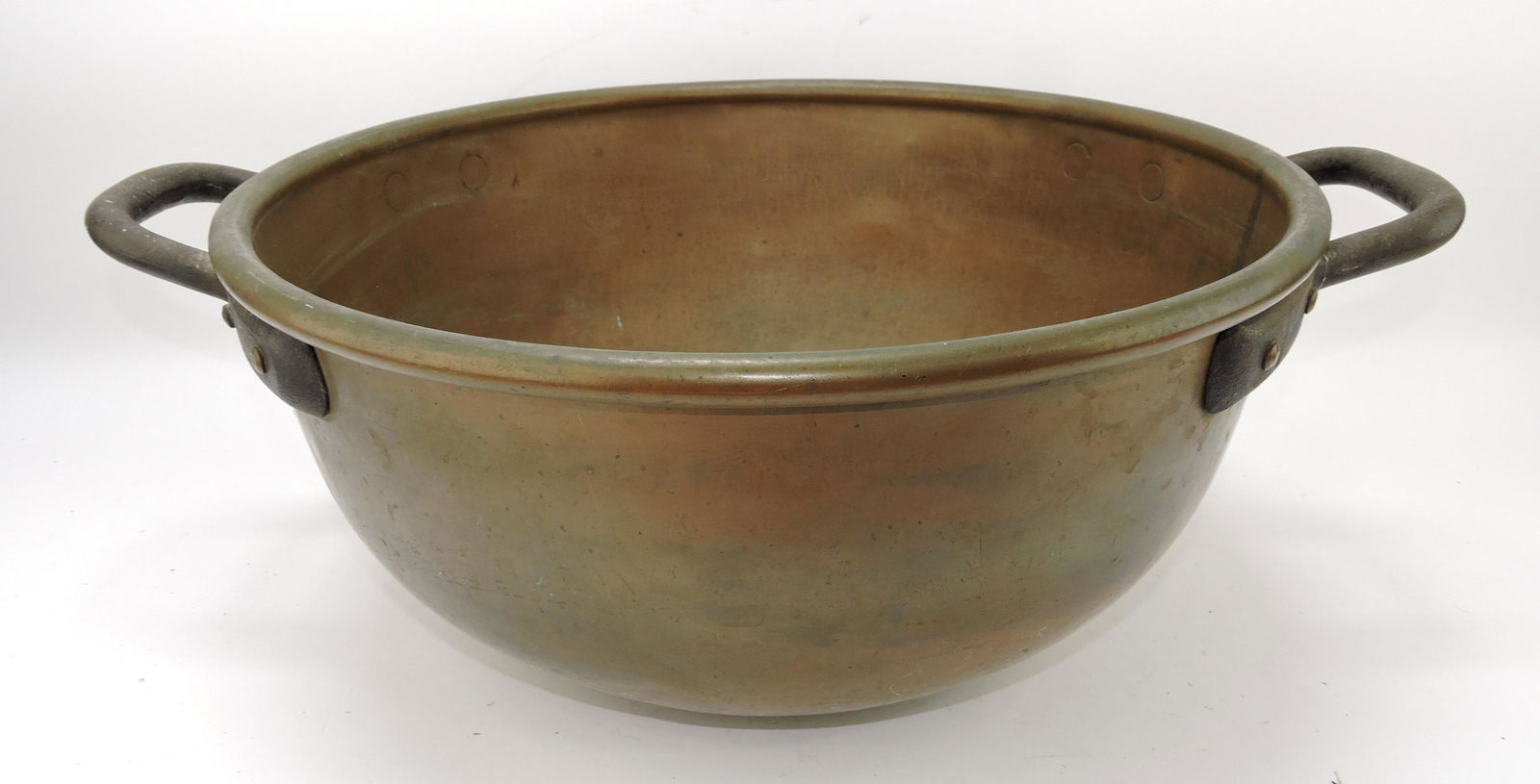 Copper candy kettle, dovetailed (1 of 1)