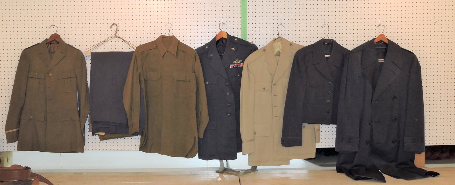 Lot of 2 military uniforms and accessories: .