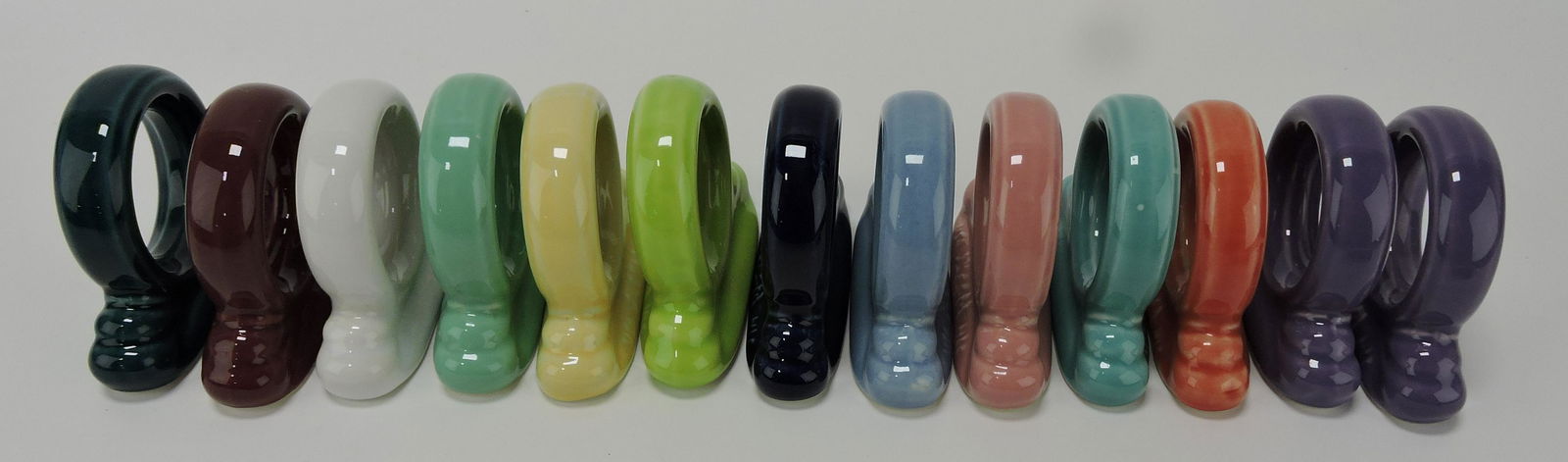 Fiesta Post 86 lot of 13 napkin: rings including 2 lilac