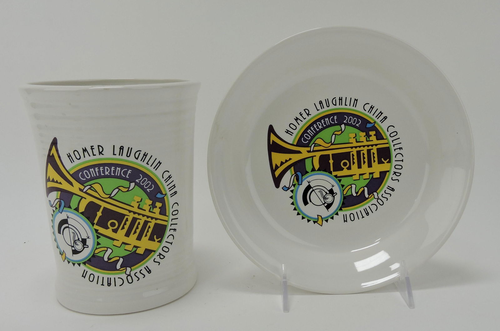 Fiesta Post 86 utensil crock and pie (1 of 1)