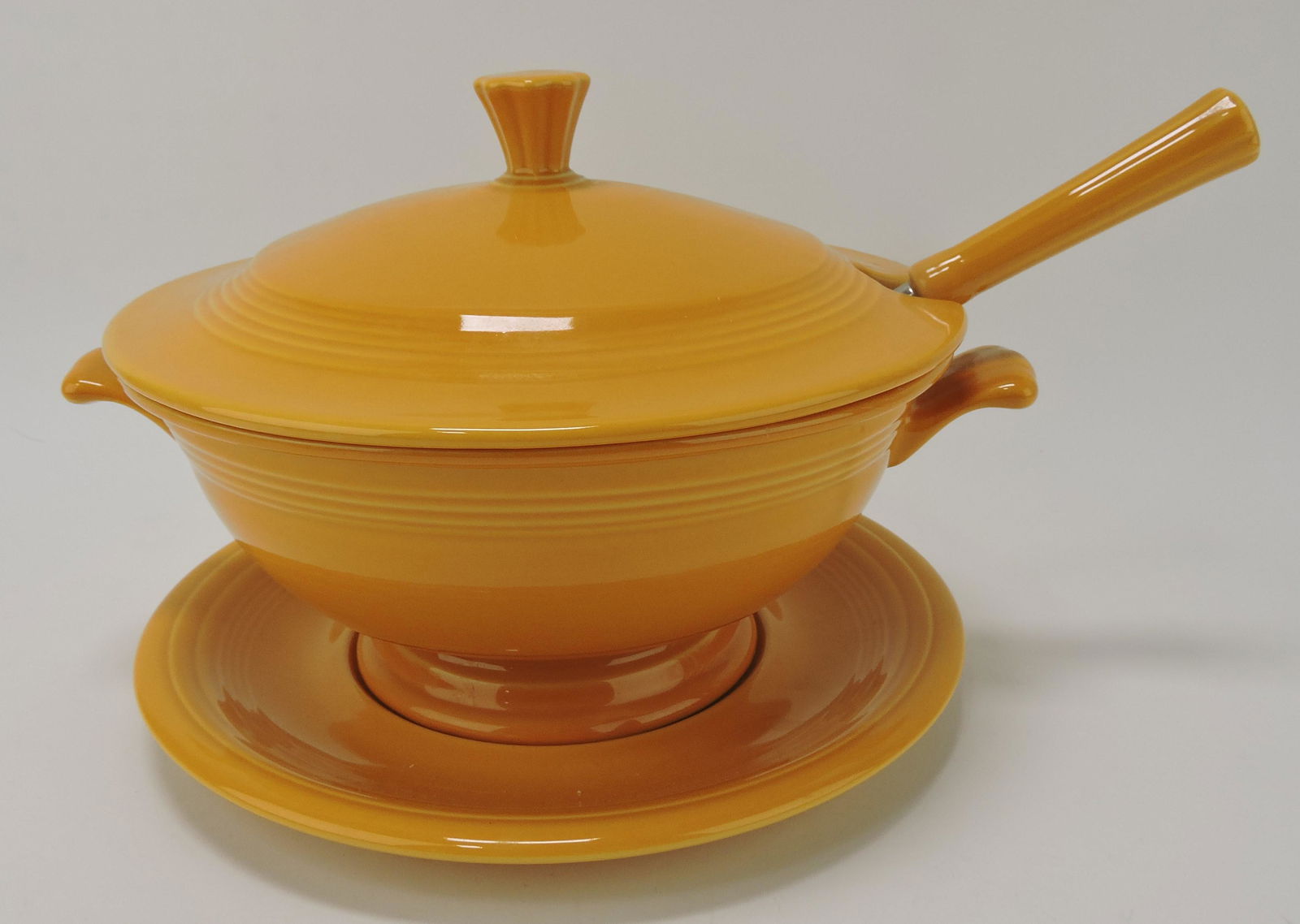 Fiesta Post 86 marigold soup tureen, (1 of 1)