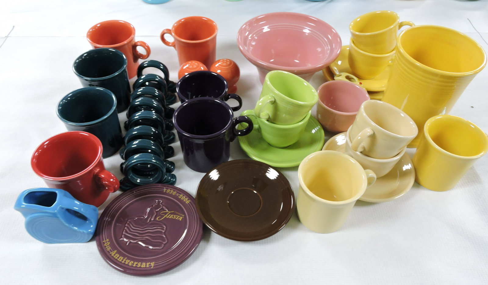Fiesta Post 86 lot of 36 pieces: .