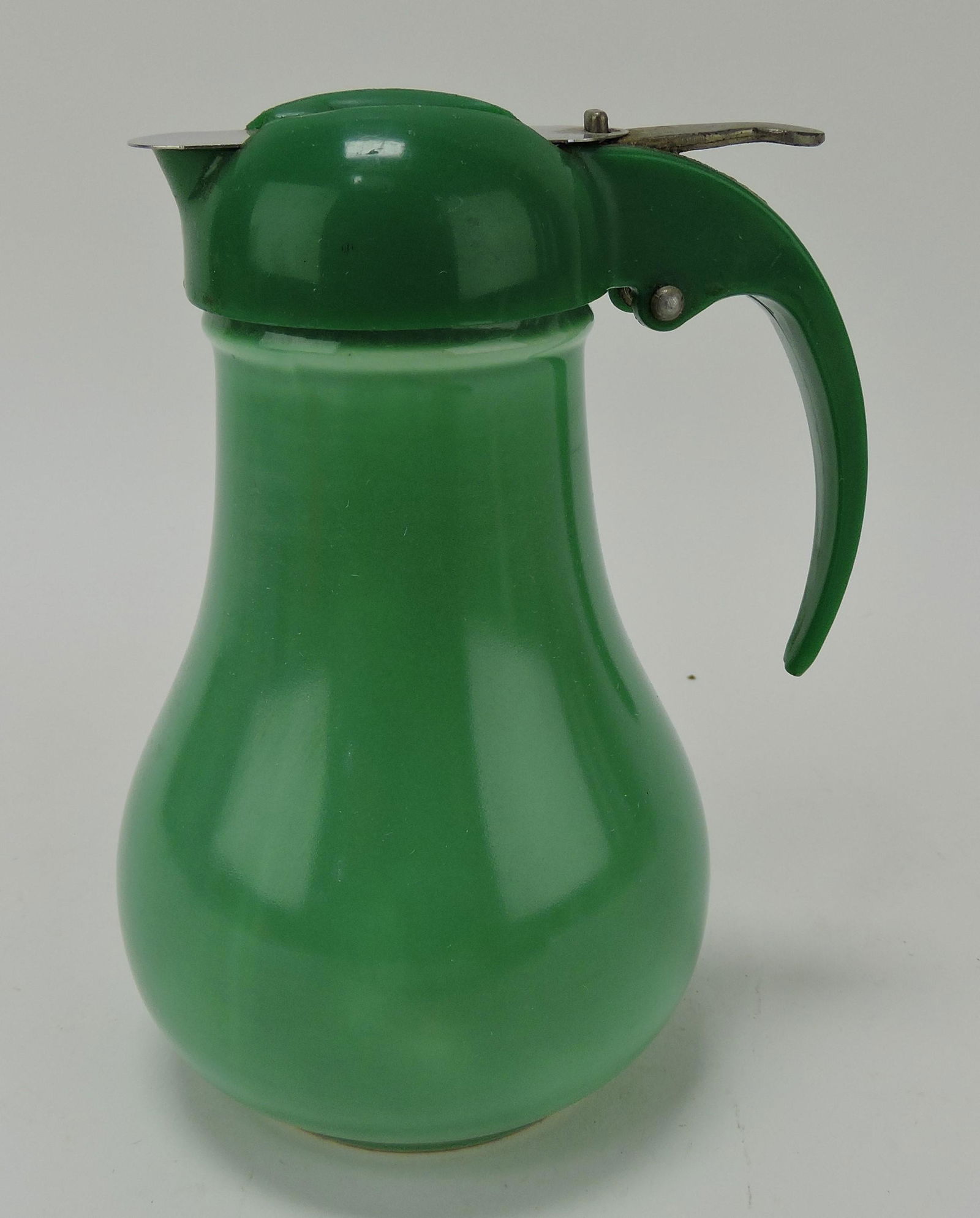 Fiesta syrup pitcher, green (1 of 1)