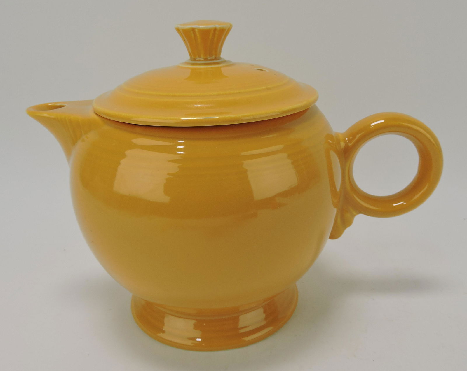 Fiesta large teapot, yellow (1 of 1)