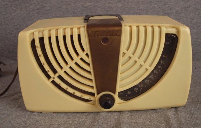 Zenith Consoltone bakelite radio, model 60015, no: Zenith Consoltone bakelite radio, model 60015, no back